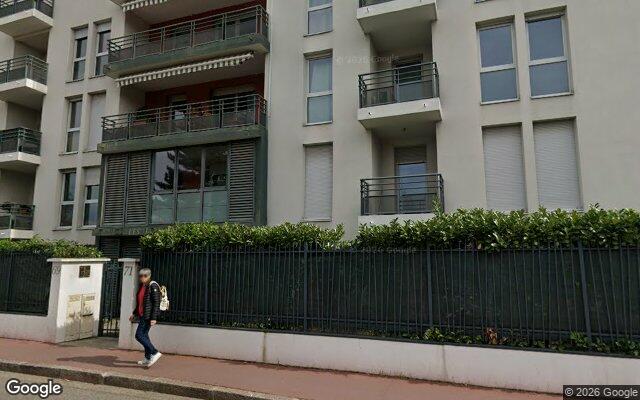 Façade : 69 rue du Professeur Roux, Vénissieux